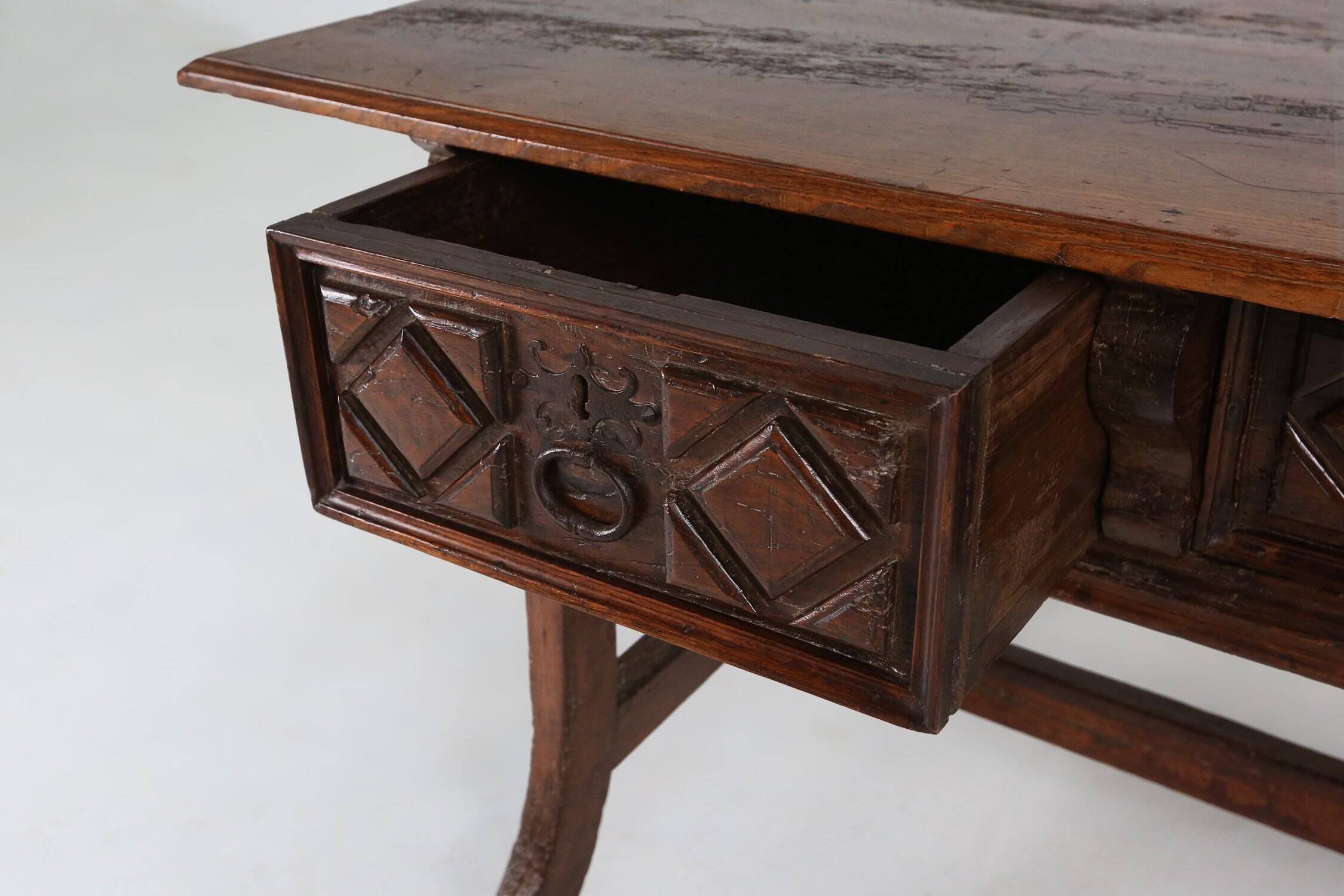 Antique carved Oak Spanish Console Table with Drawers, 18th Century