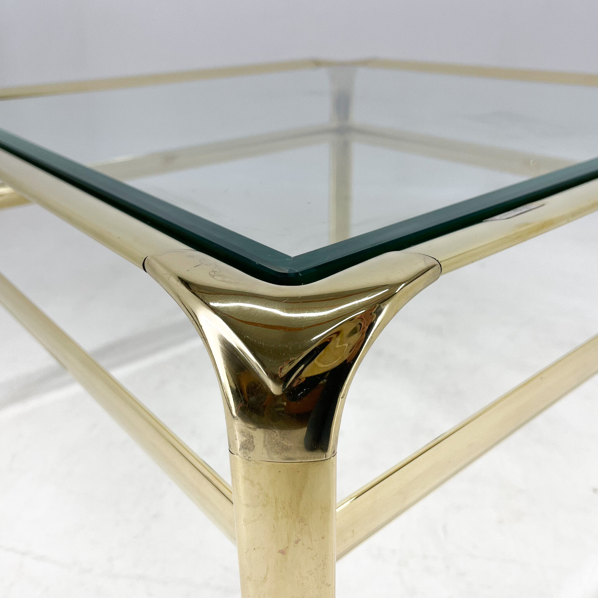 Table basse, laiton & verre, Mauro Lipparini  1970's, italie