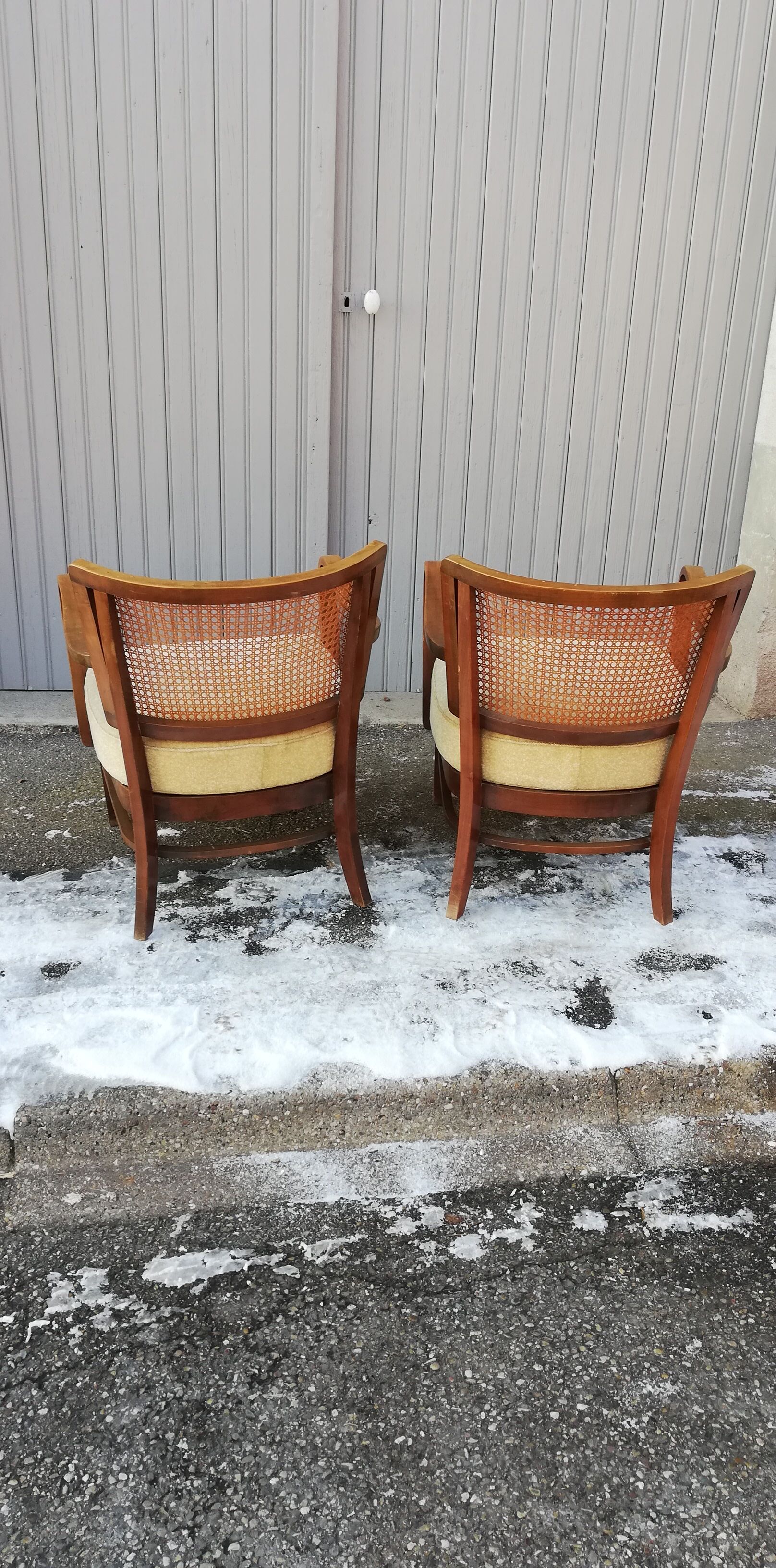 Paire de fauteuils vintage cannage