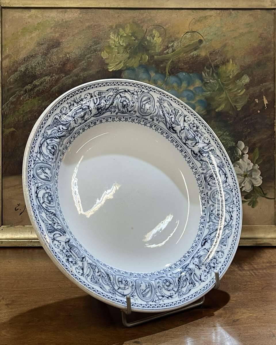 Minton English porcelain round dish, Florentine pattern
