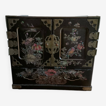 Cabinet, old Asian jewelry box