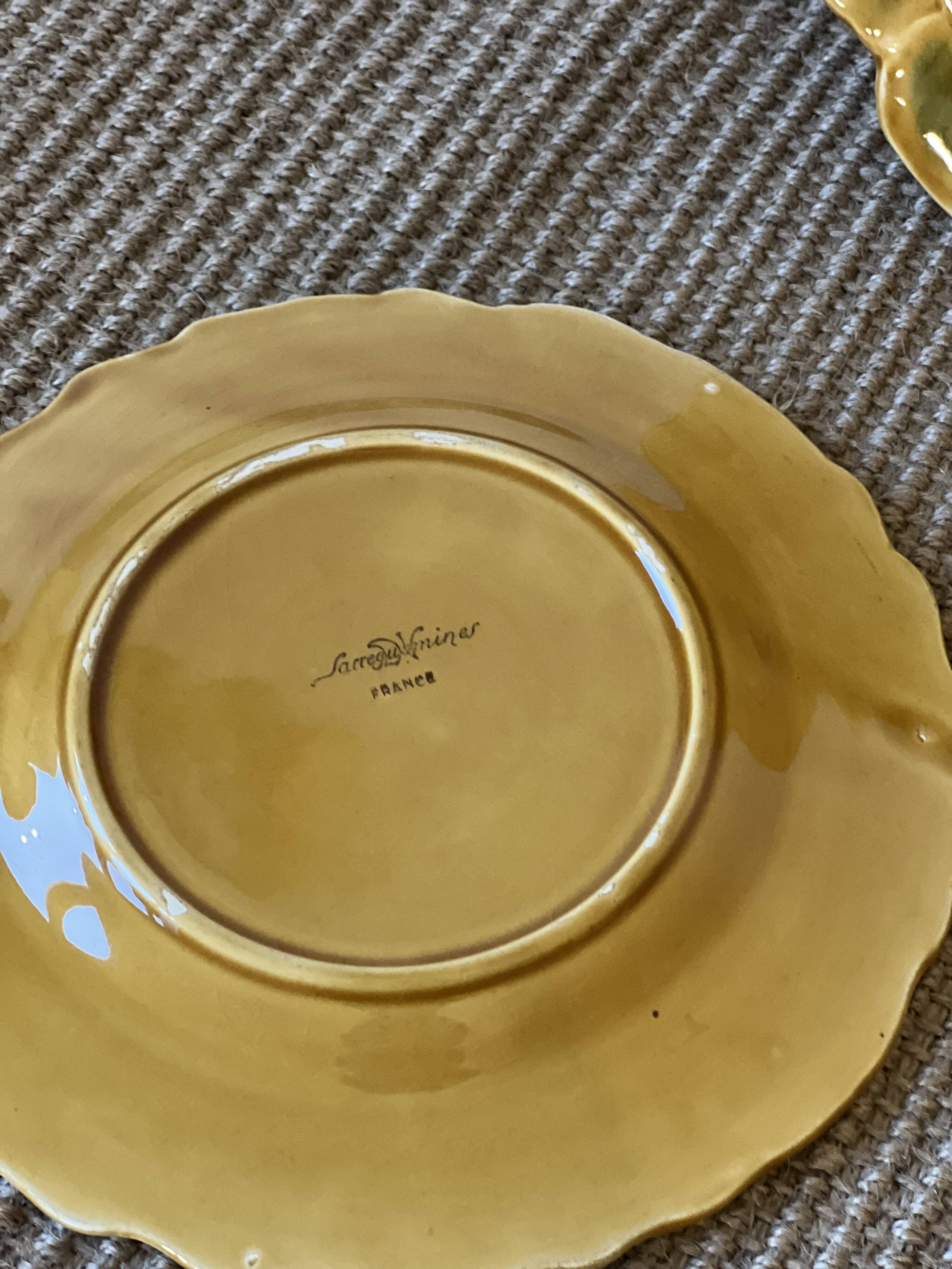 Set of 8 dessert plates in Sarreguemines slip