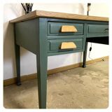 Vintage desk with 5 drawers