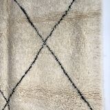 Moroccan Berber carpet Beni Ouarain with black diamonds 2,85x2.10m
