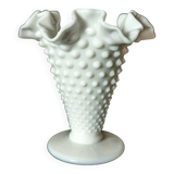 Fenton vase in white opaline