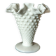 vase Fenton en opaline blanche