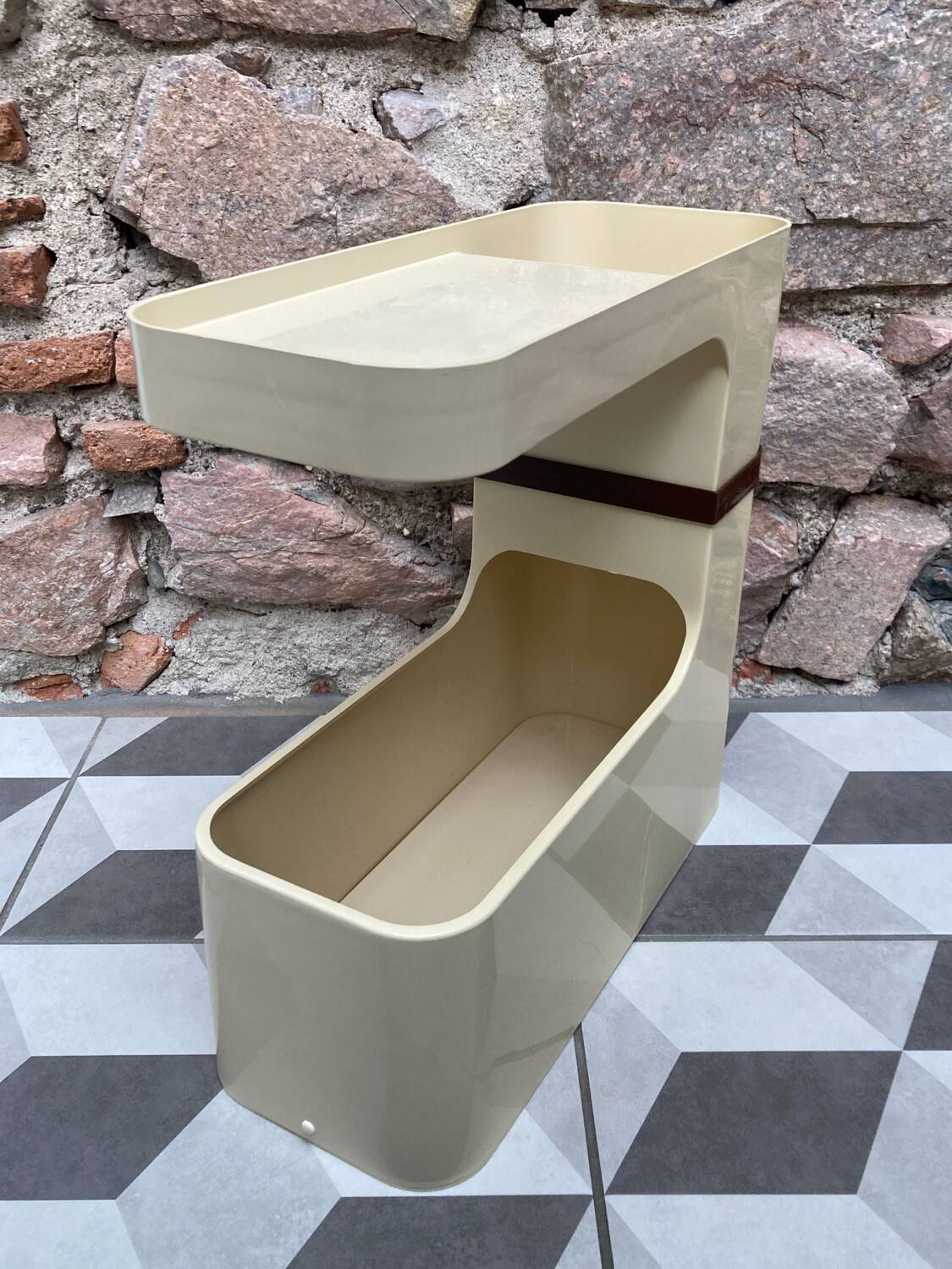 side table / mini bar