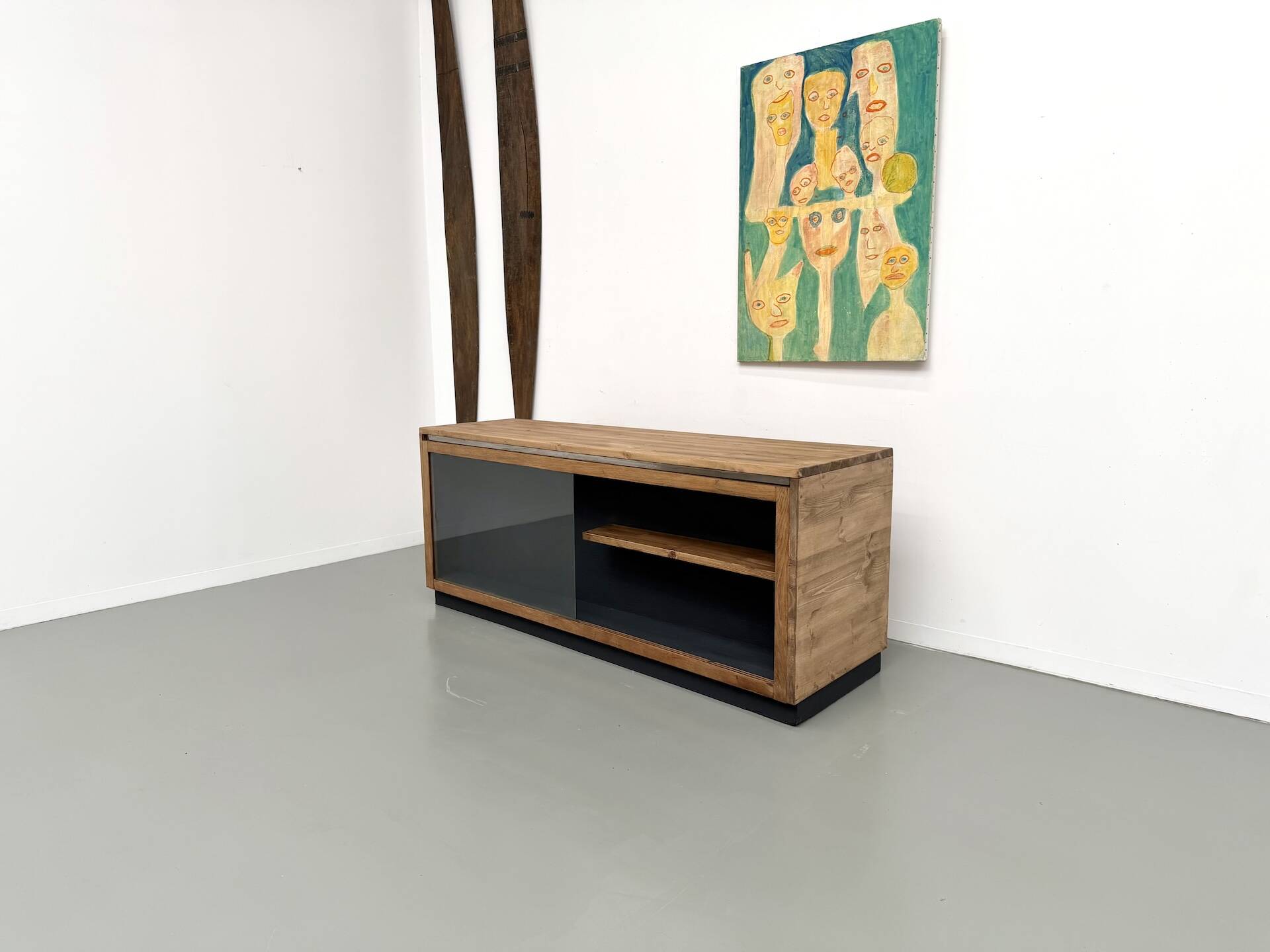 Double-sided display counter with 20 drawers