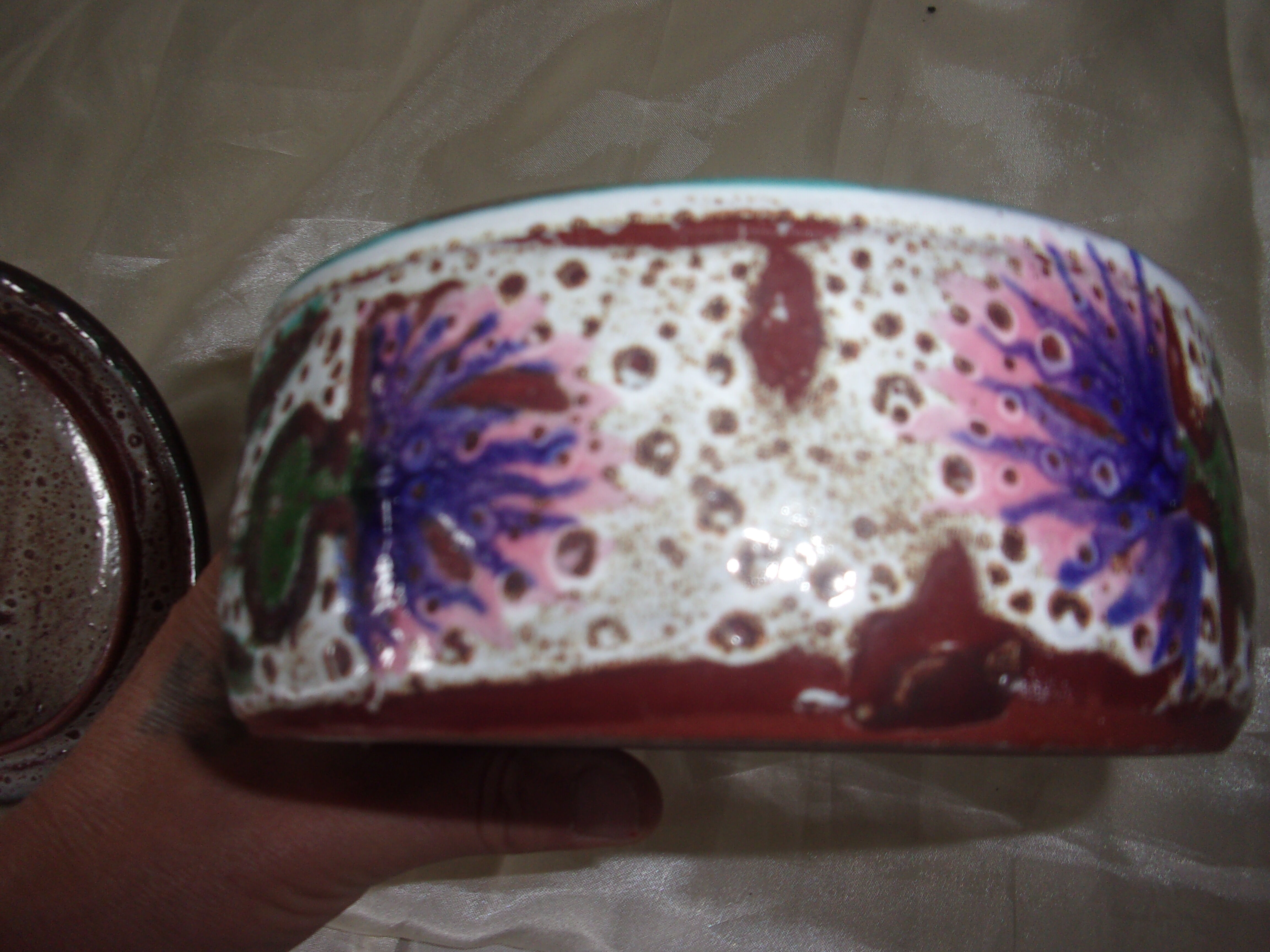 Caquelon with thistle decoration lid