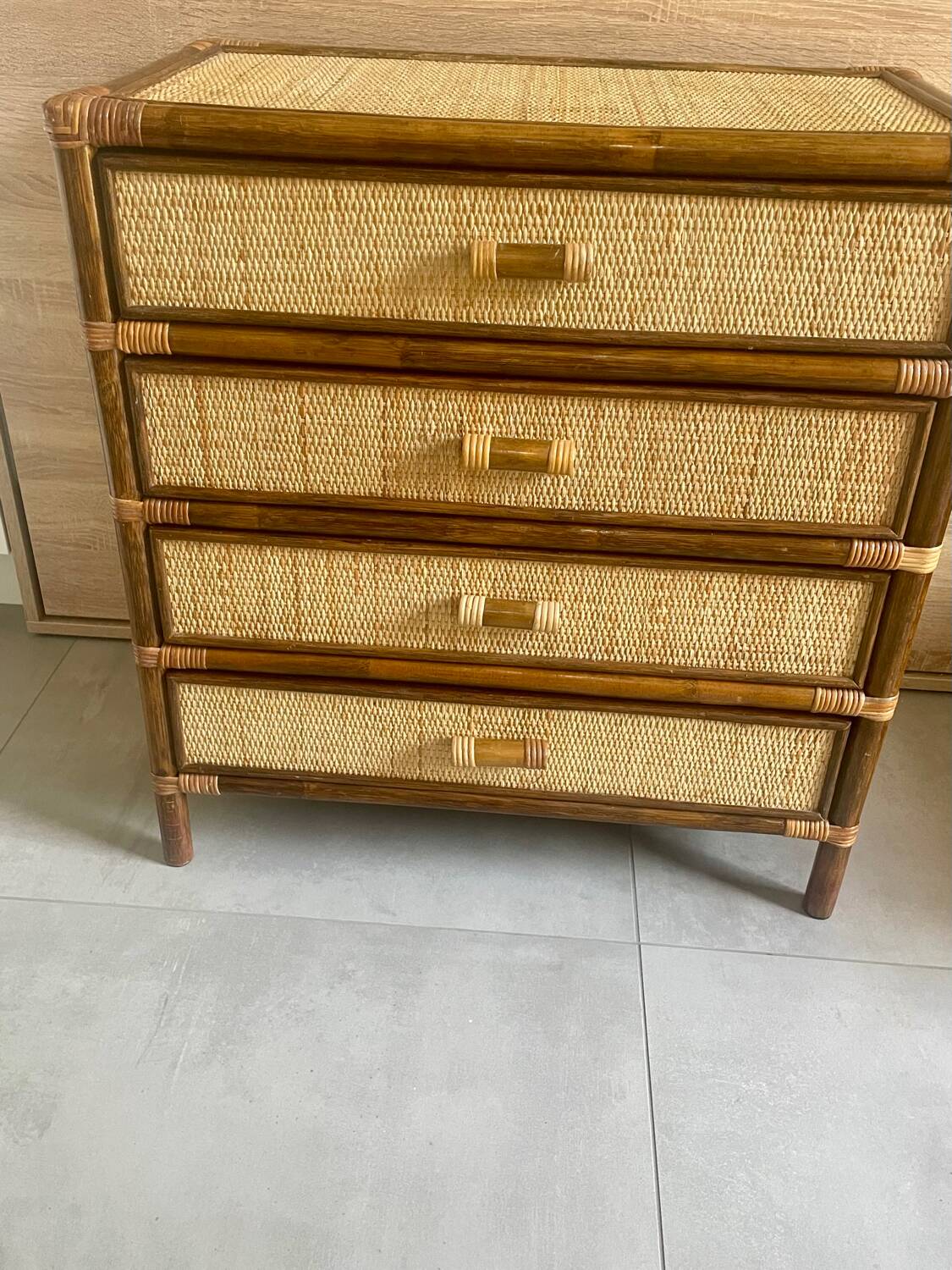 Vintage 4-drawer chest of drawers from 1970, rattan and bamboo, excellent condition.