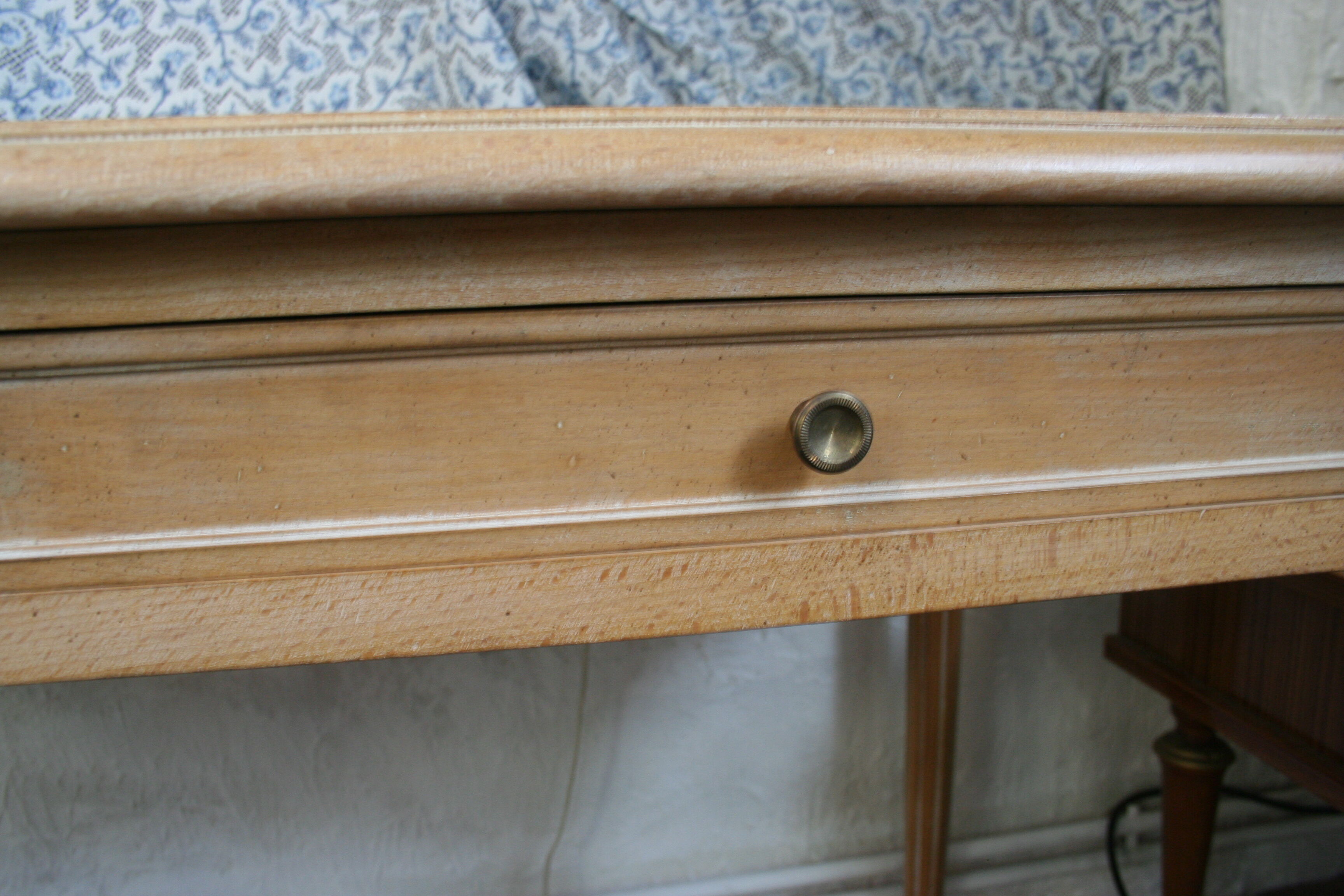 Flat desk louis XVI style