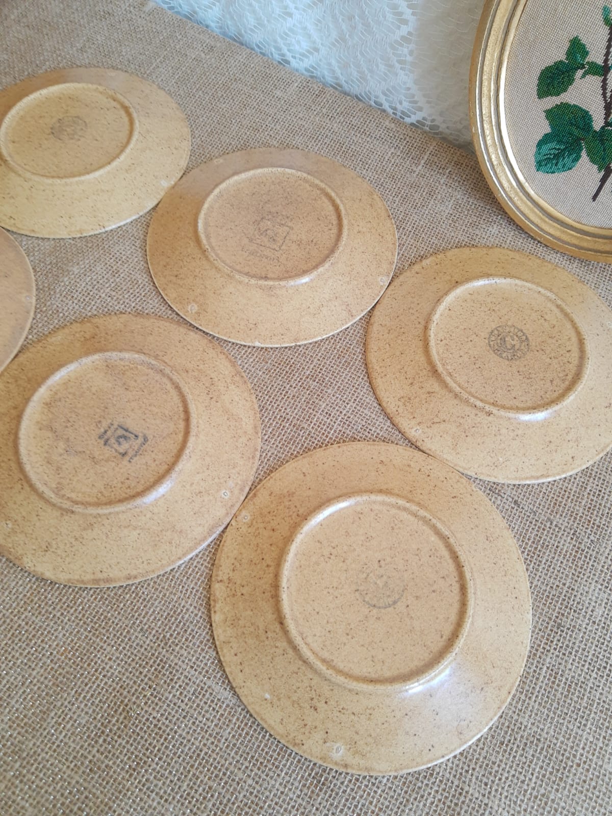 6 small dessert plates in vintage Chantilly Longchamp sandstone