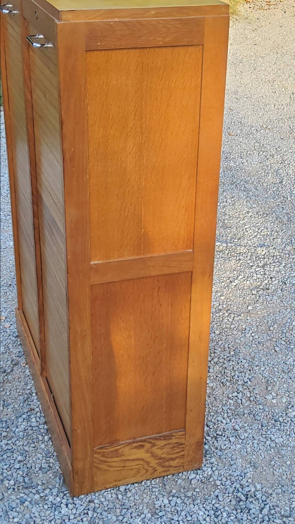 Curtained filing cabinet in golden blond oak 2 columns from the 1950s