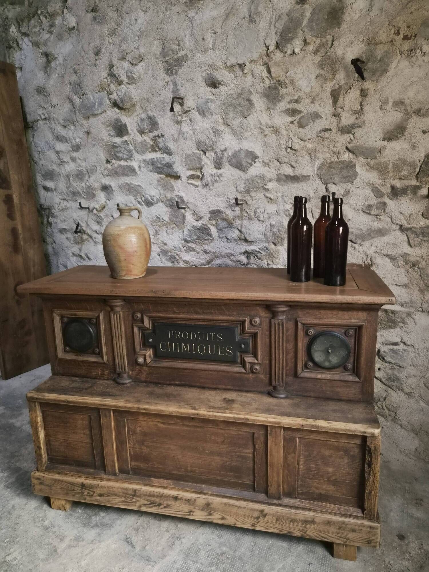 Pharmacy counter in antique oak / kitchen island, circa 1870–1900