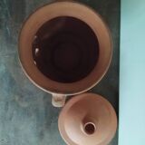 Pot of garlic terracotta