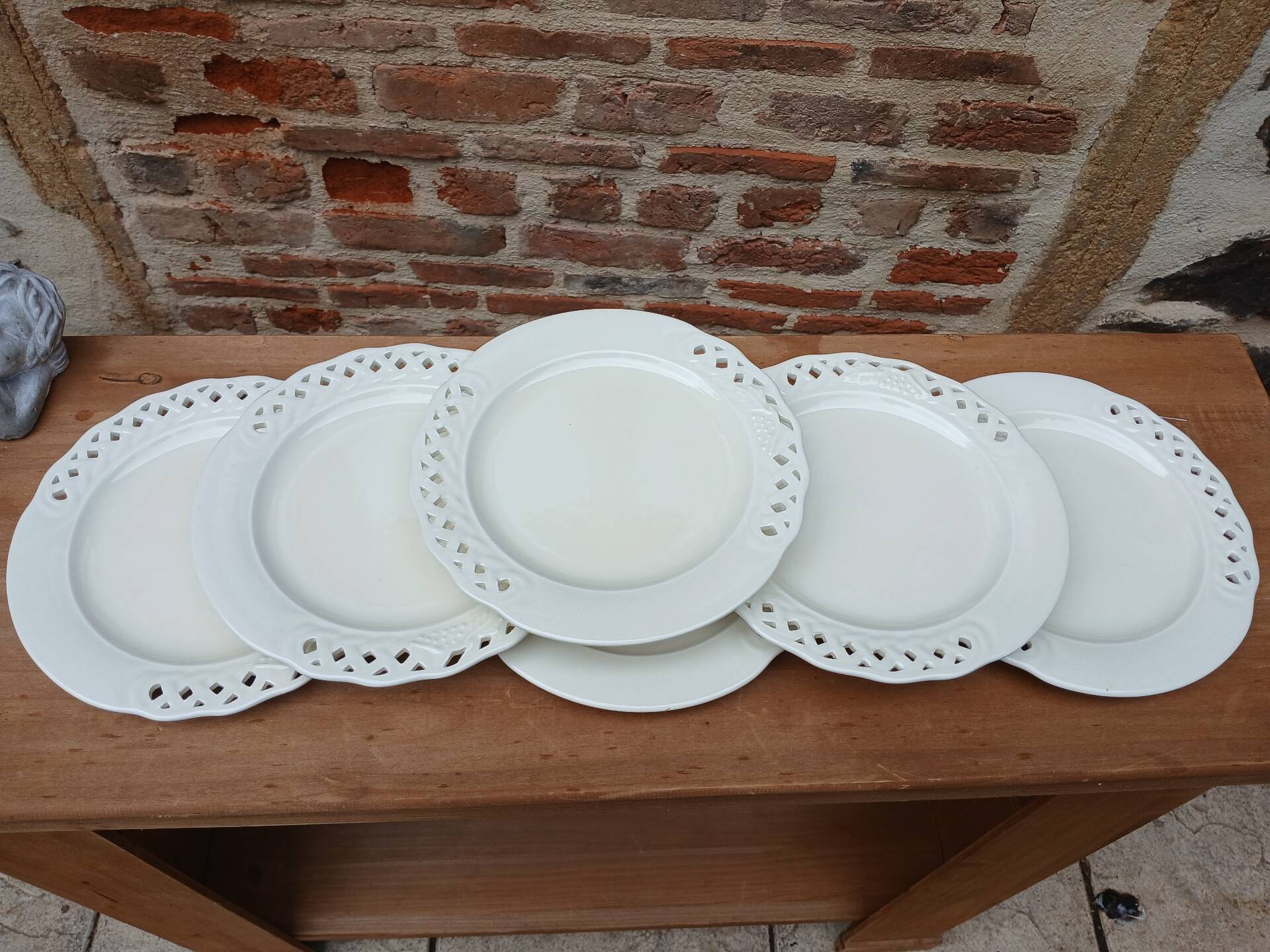 12 Italian ceramic plates