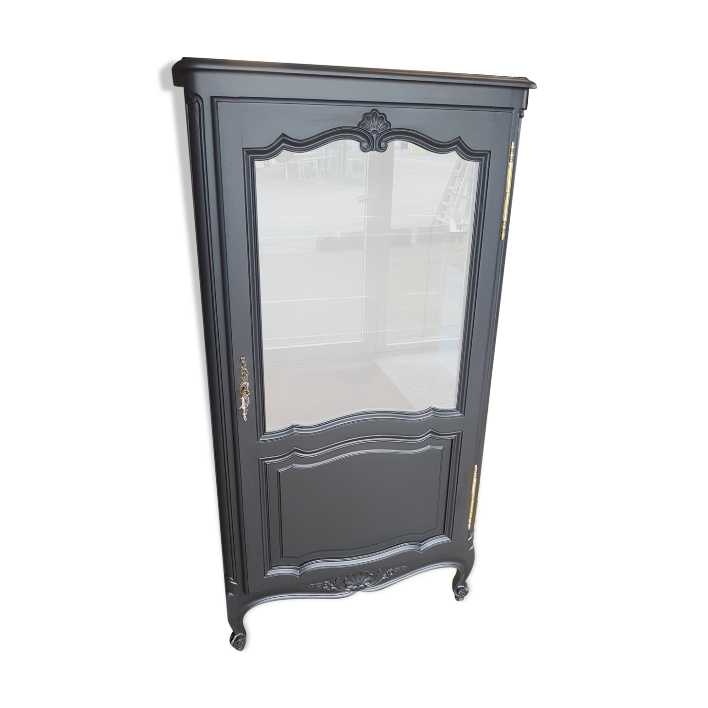 3-sided window wood cabinet