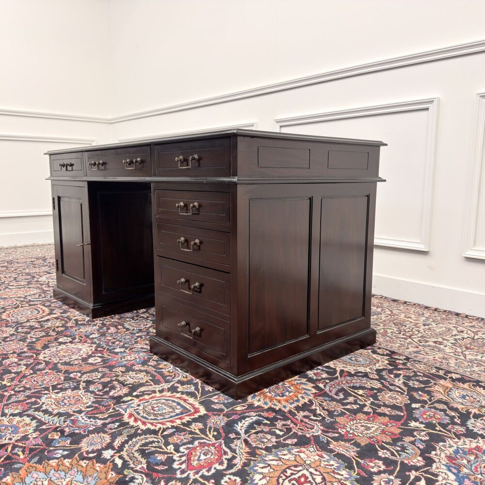 Bureau anglais classique avec incrustation en cuir