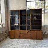 Mahey bookcase in elm and XXL brass