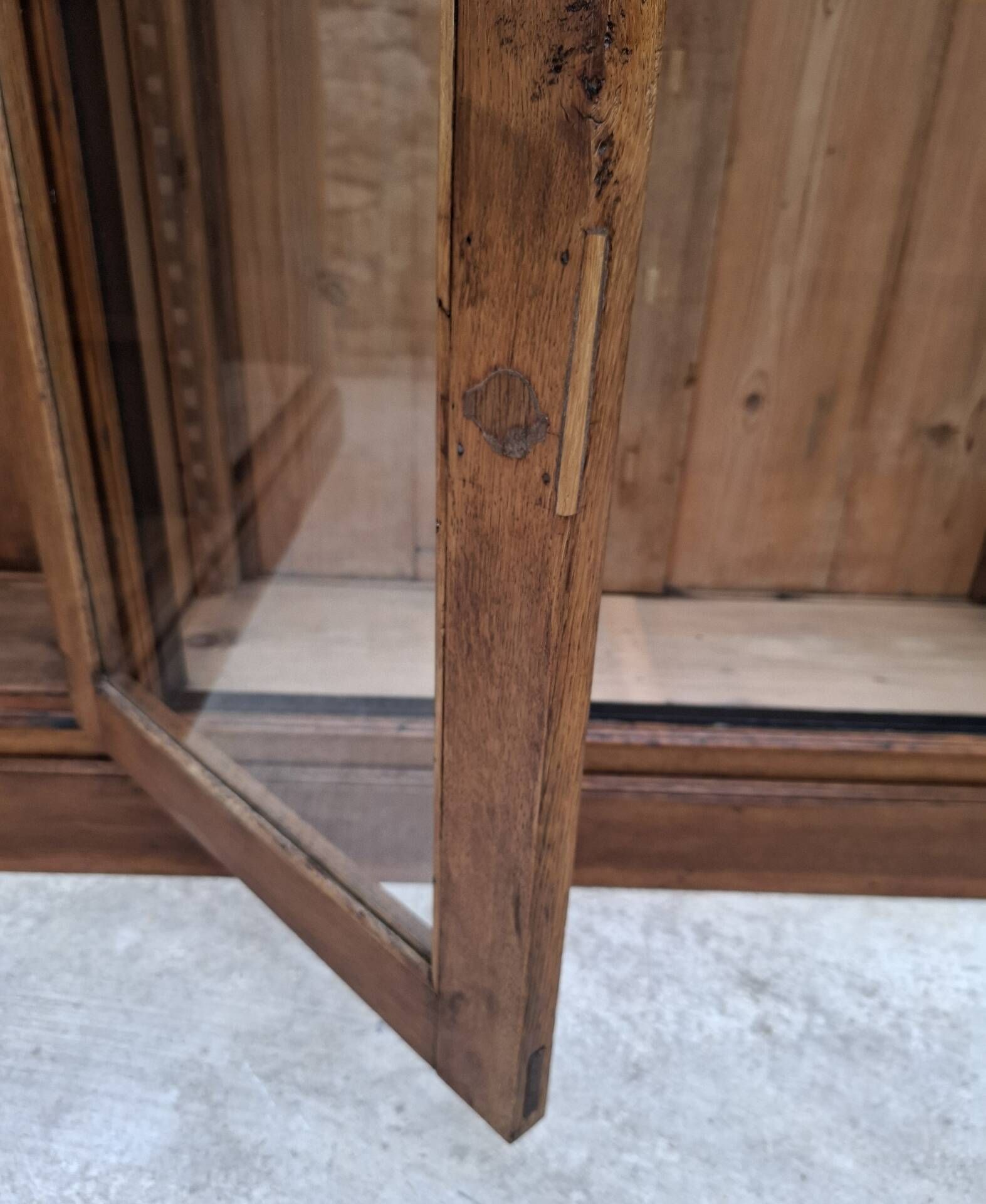 Oak display cabinet 237 cm