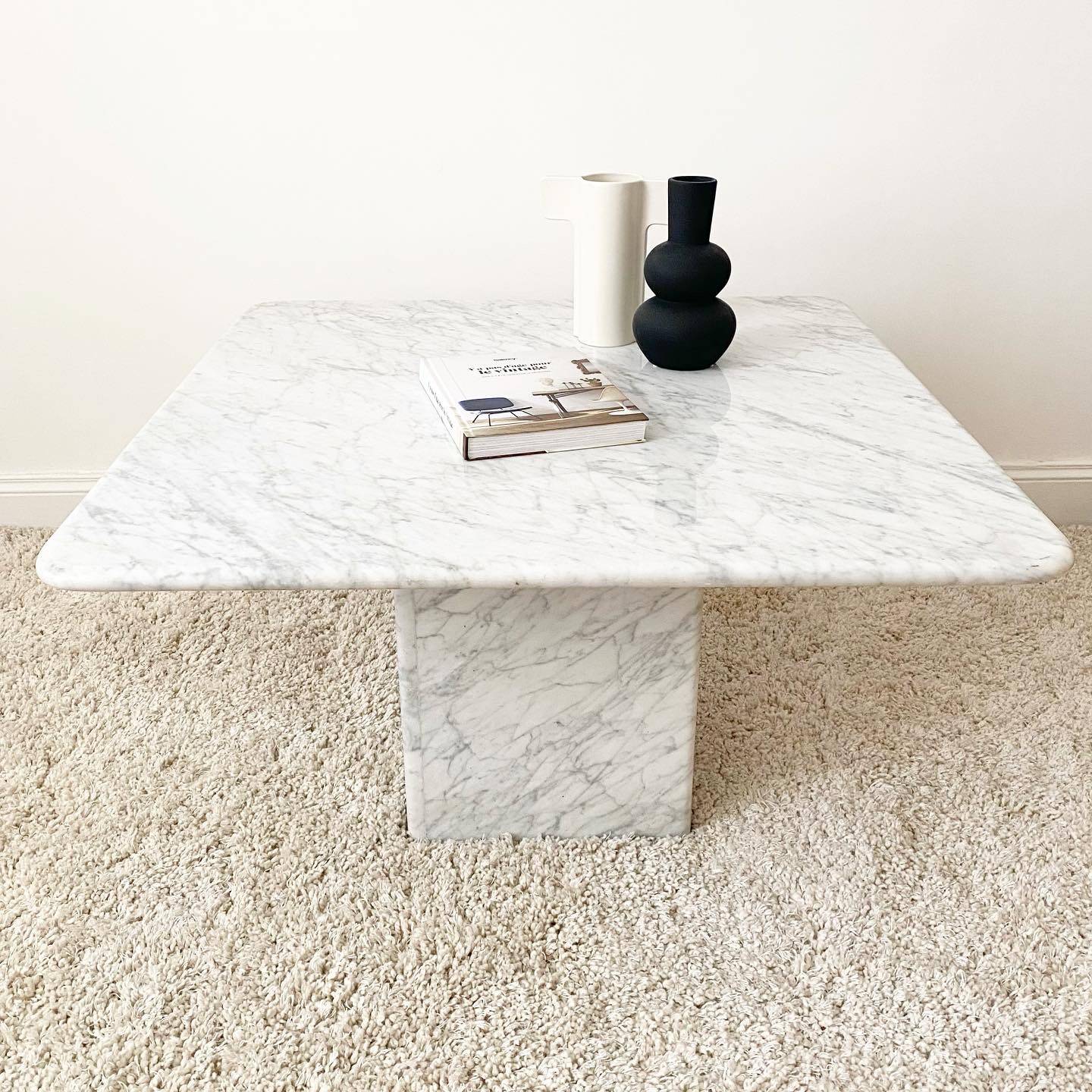 Carrara marble coffee table (Italy)