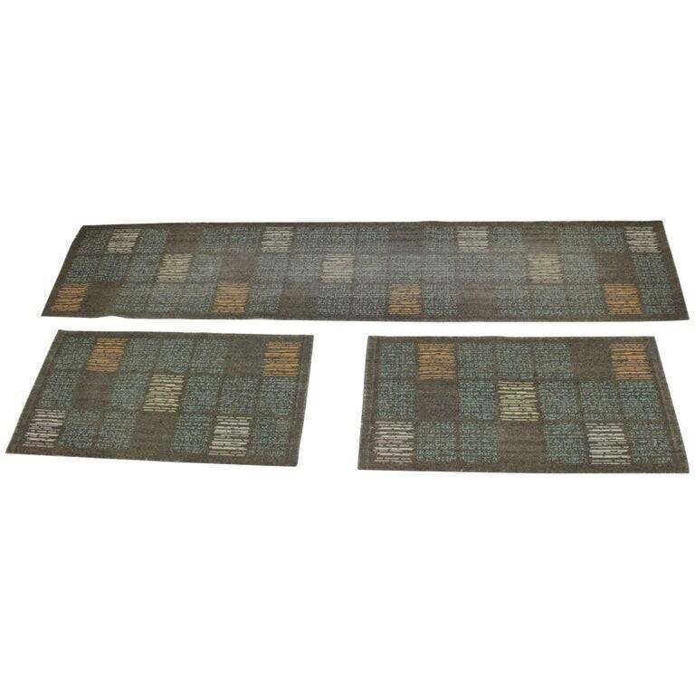 Ensemble de trois tapis / moquettes, années 1970