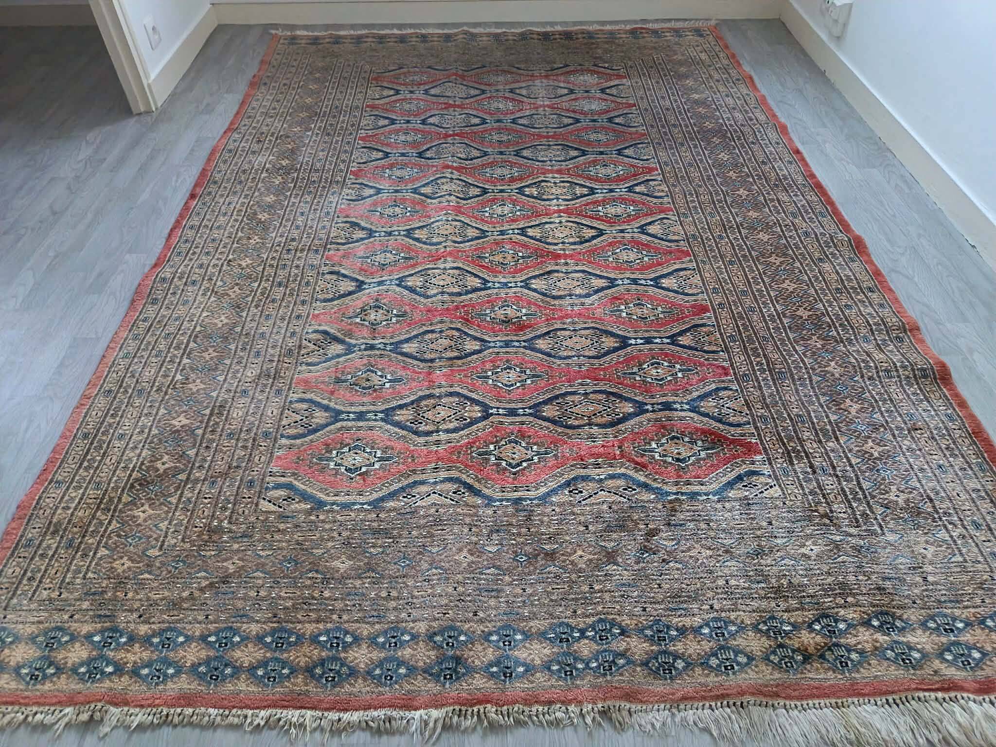 Handmade Pakistani carpet