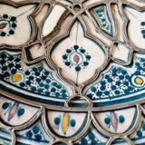 Vintage Moroccan plate in ceramic with filigree of alpaca and bone.