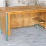 Oak desk called "supervisor"
