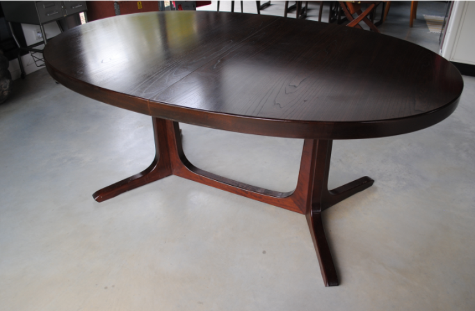 Table ovale Baumann