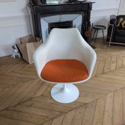 Pair of Tulip Knoll Saarinen armchairs