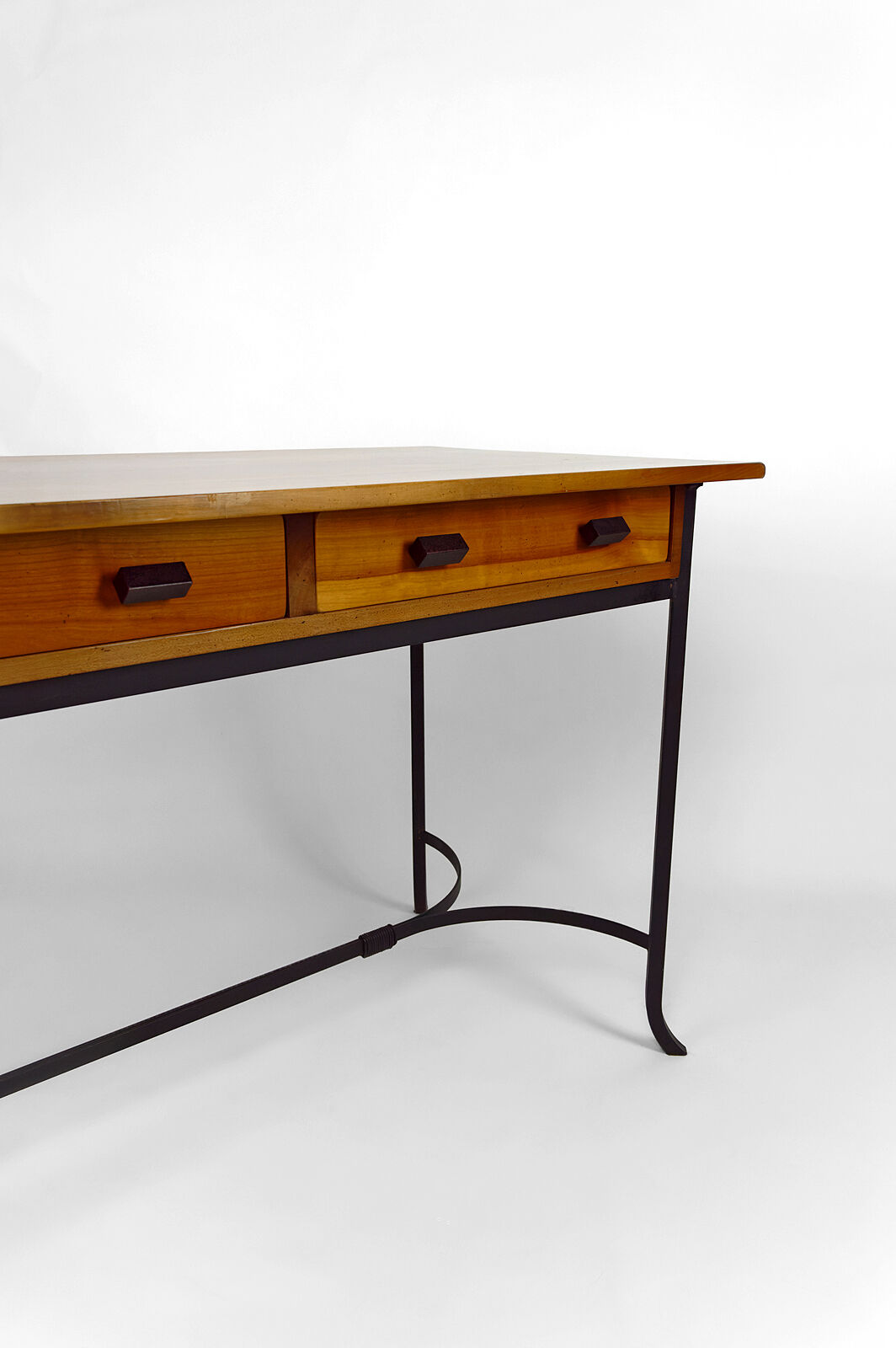 Bureau moderniste en merisier et fer forgé, circa 1980