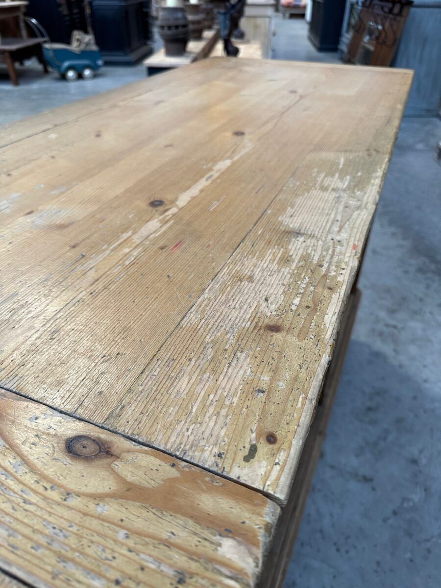 Old fir counter