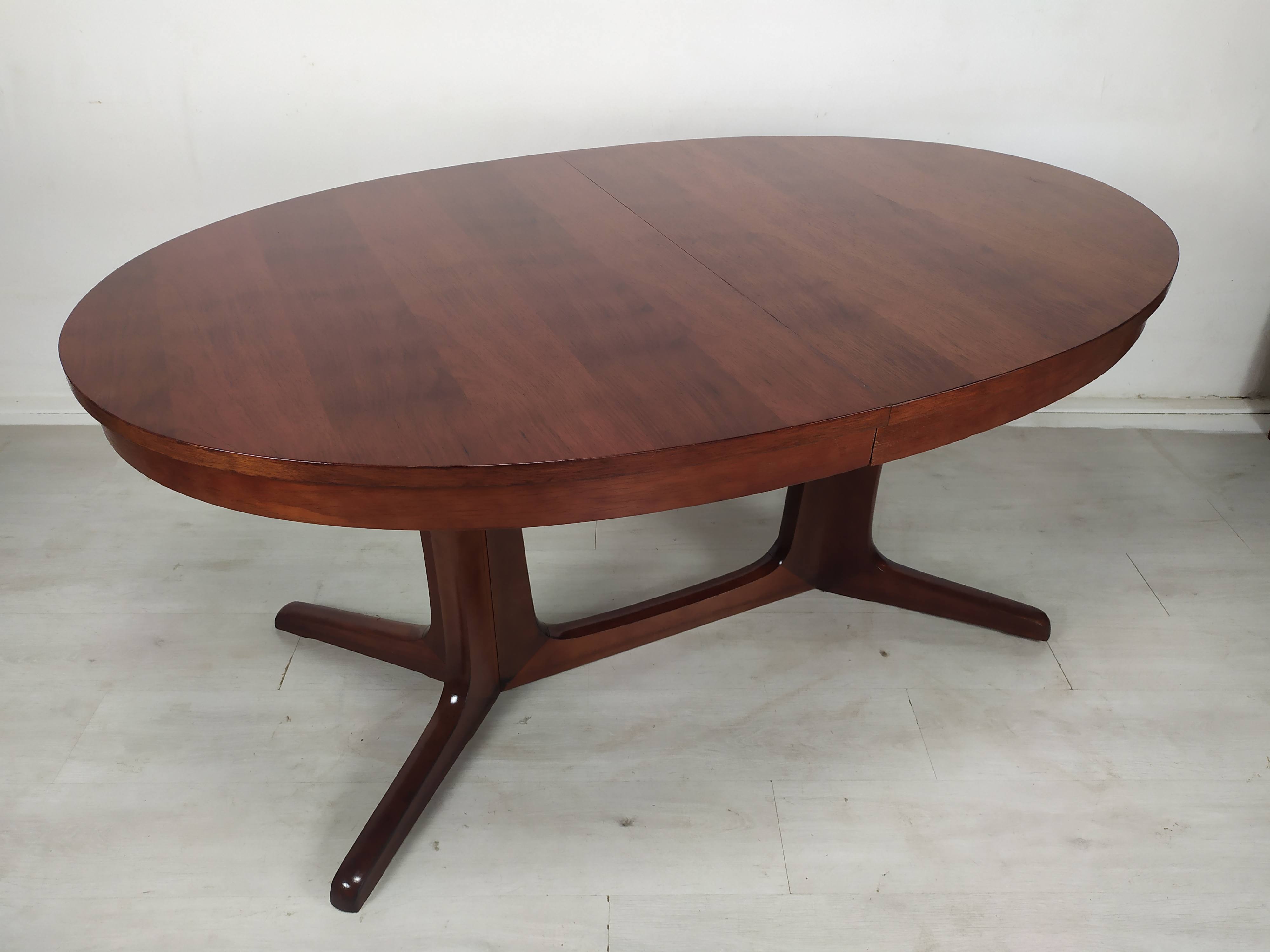 Vintage table baumann