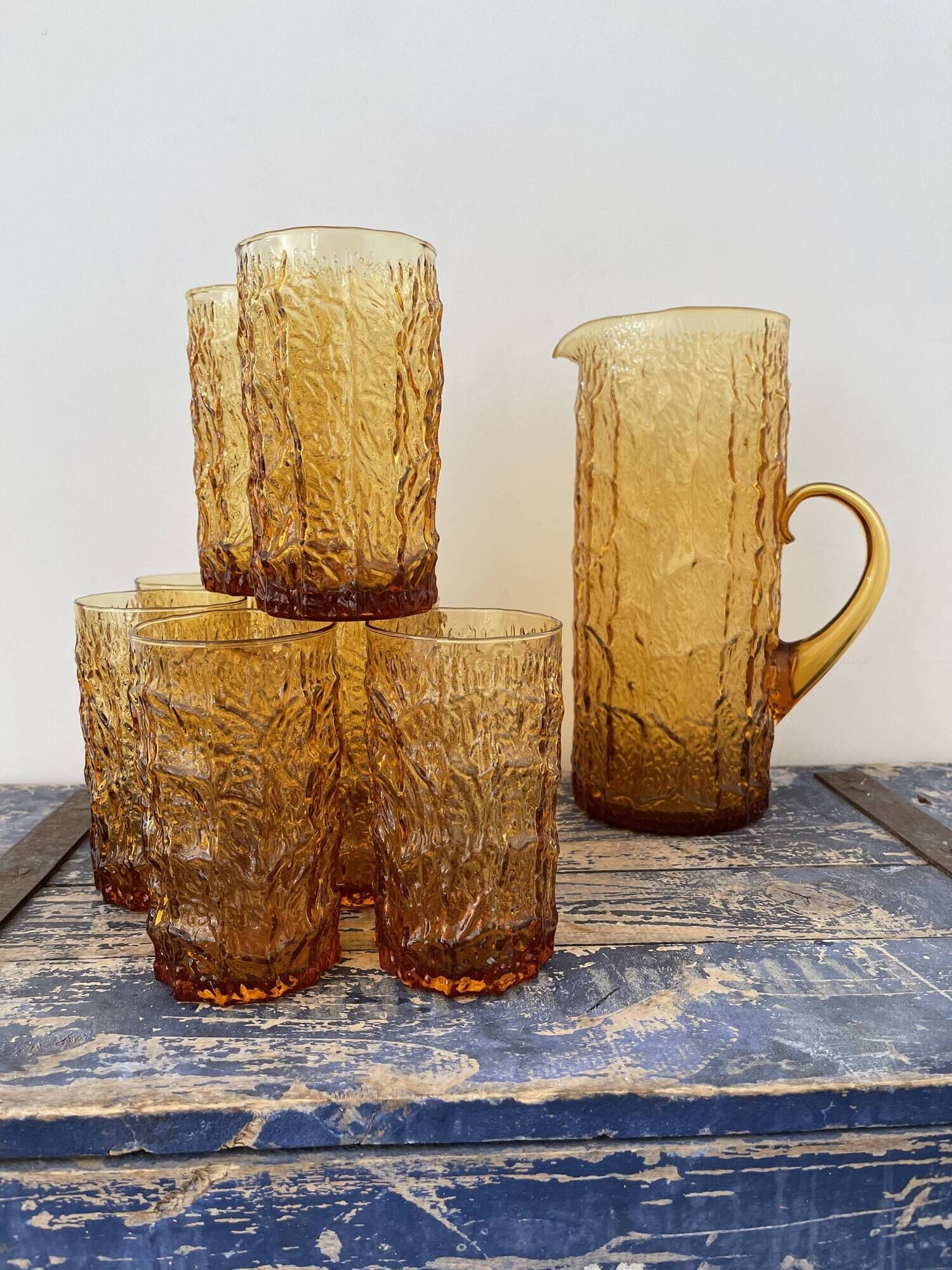Orangeade service in amber glass 8 glasses and their pitcher