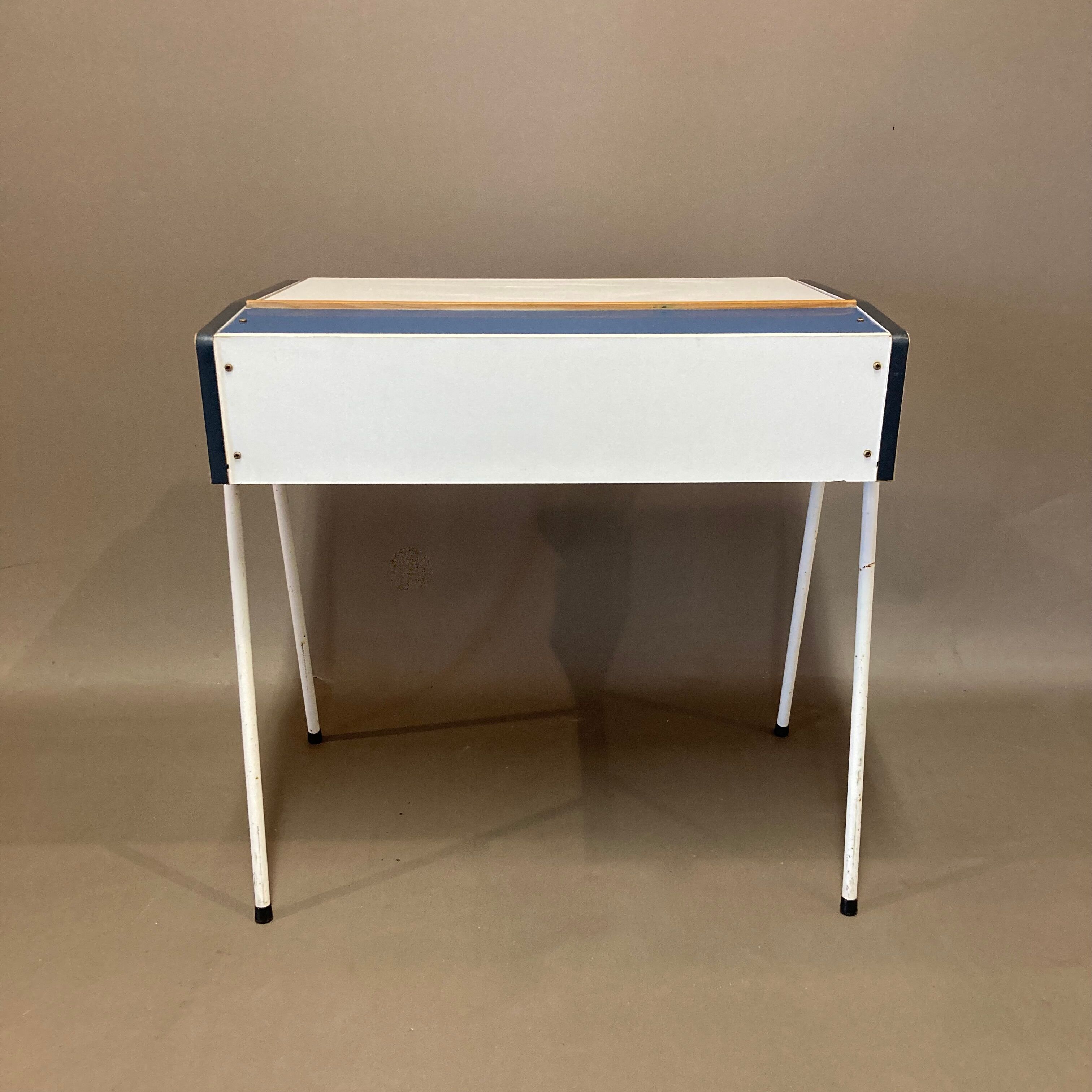 Children's desk with integrated storage