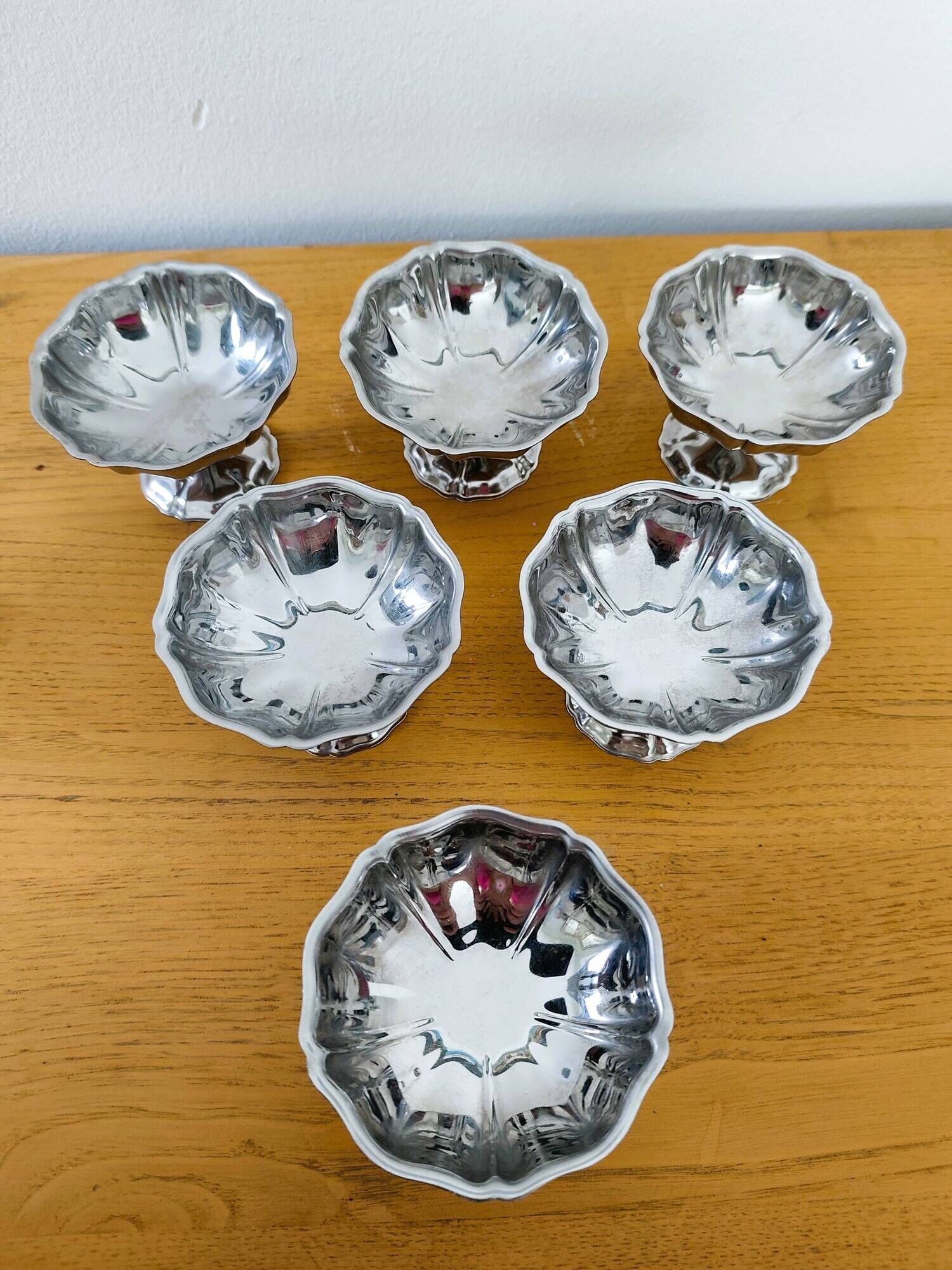 Vintage stainless steel ice cream bowls in a set of 6.