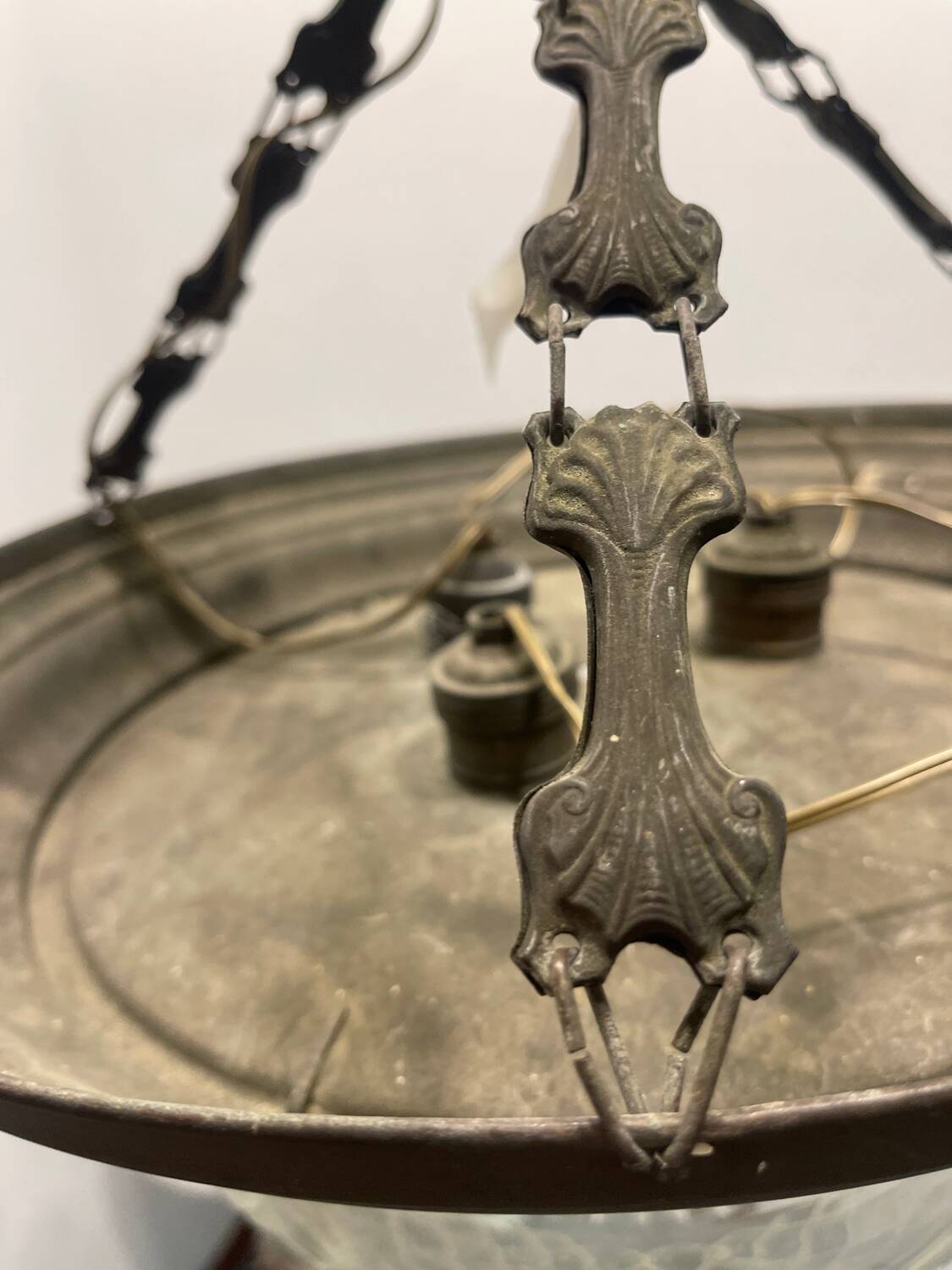 Suspension en cristal et bronze, années 40