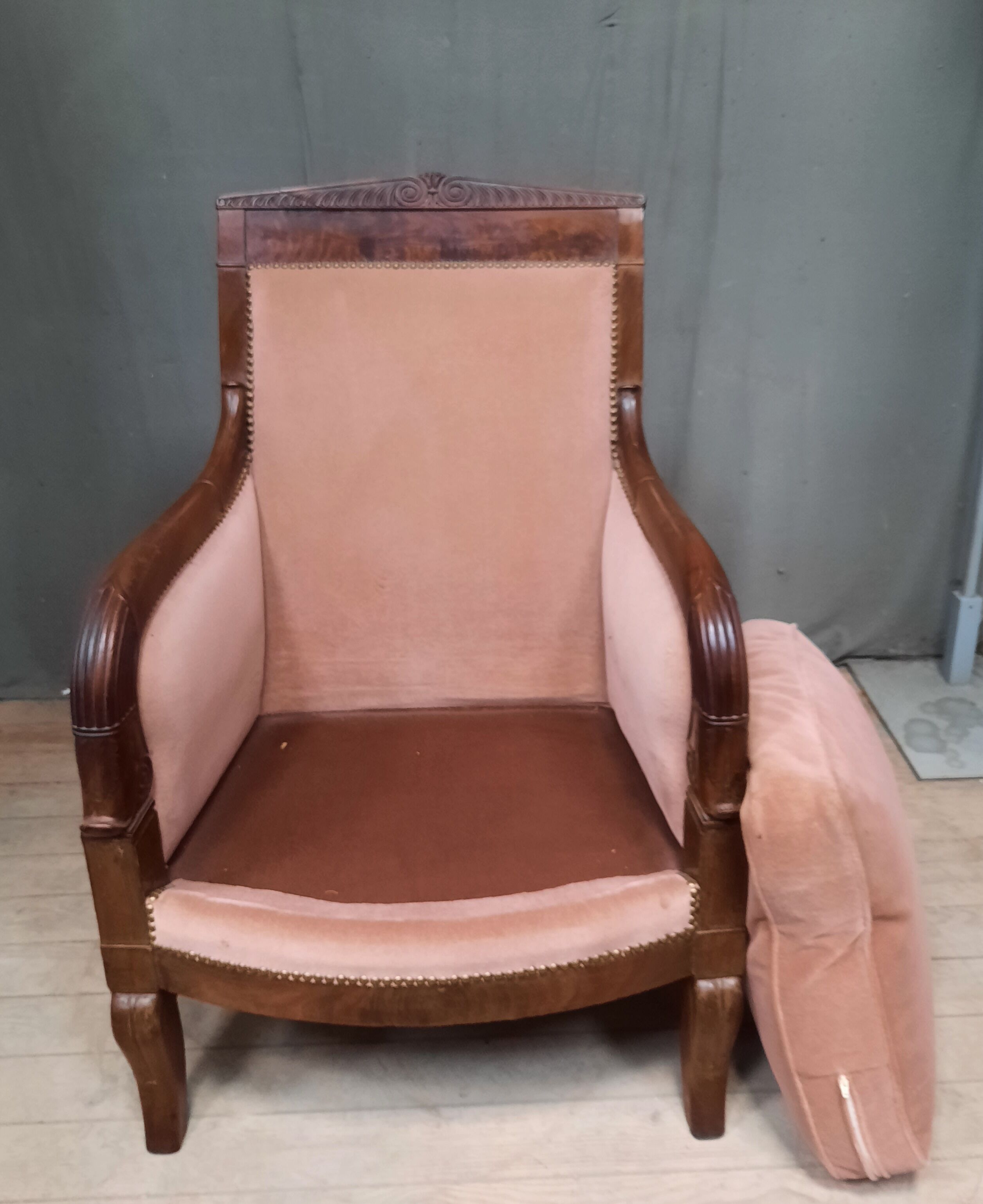 Shepherdess nineteenth in mahogany