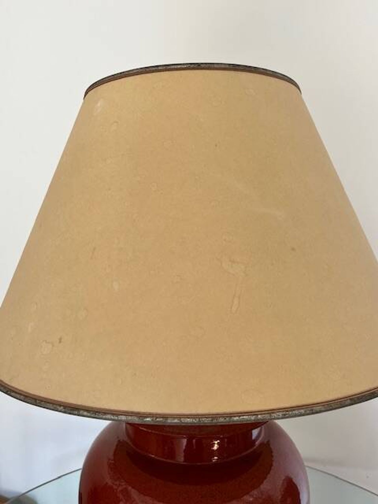 Lampe à poser en céramique rouge