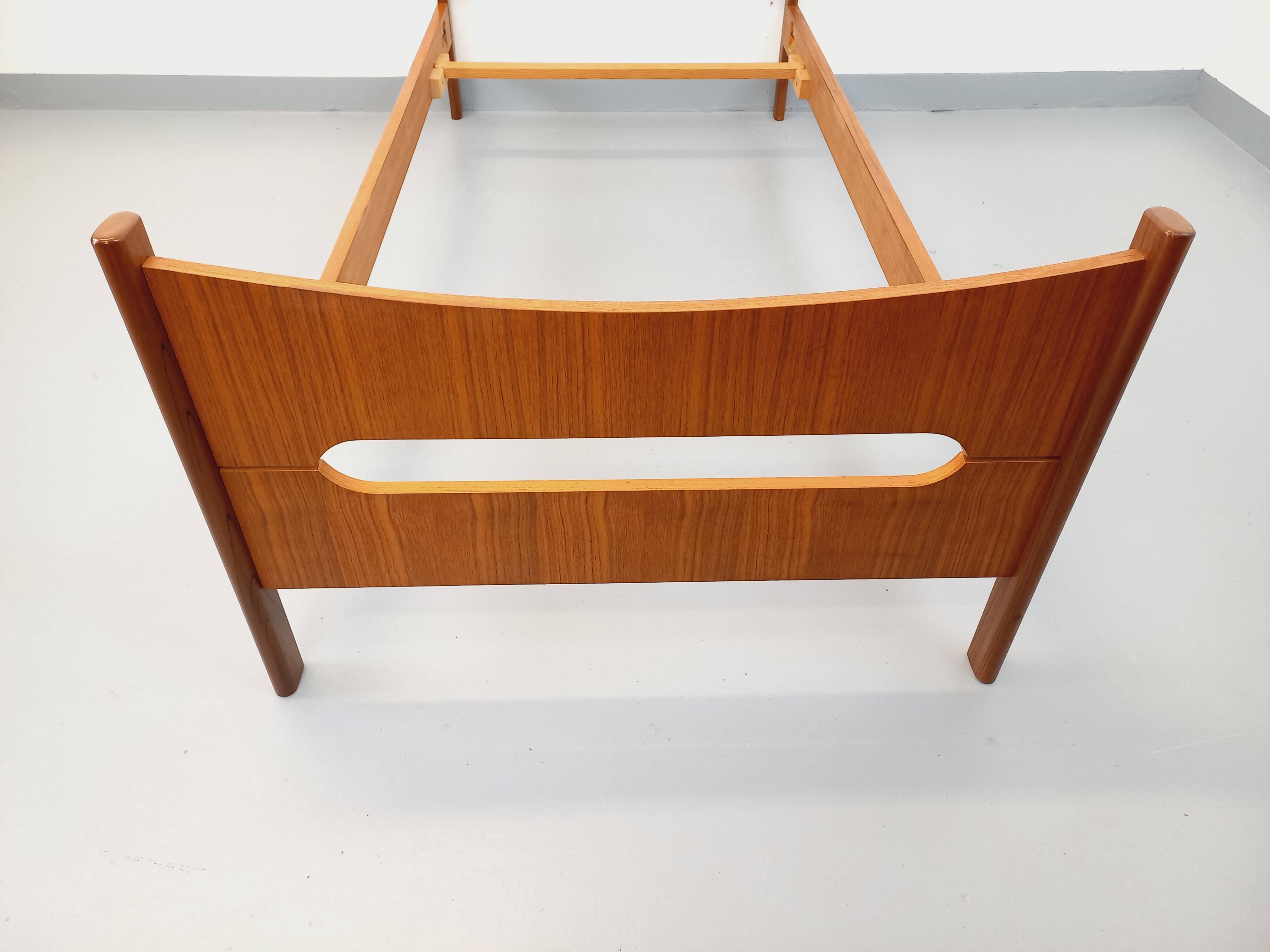 Light simple vintage Scandinavian style in teak from the 1960s.