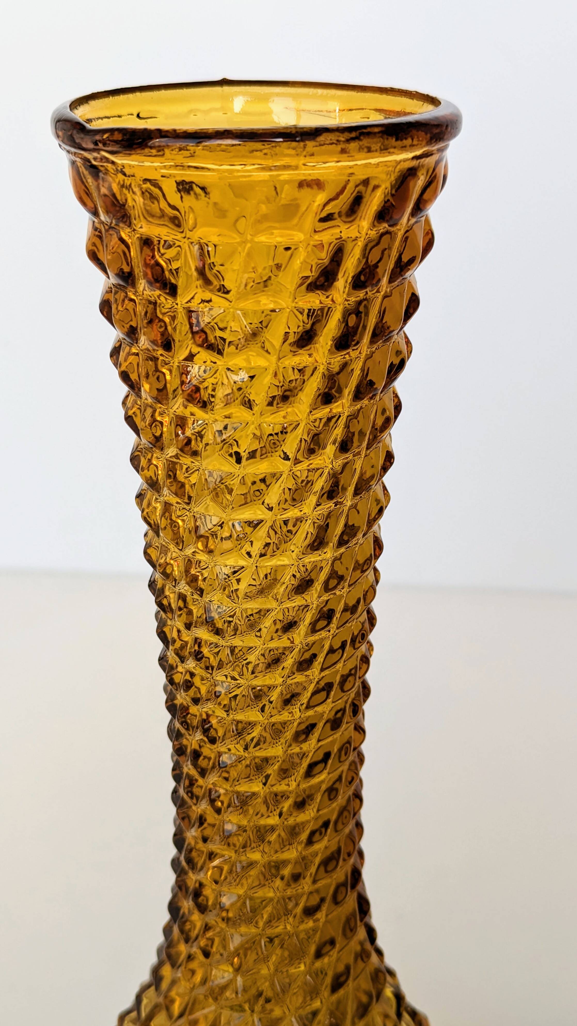 Amber yellow glass vase. d'Empoli diamond points - Year 1950 - Italy