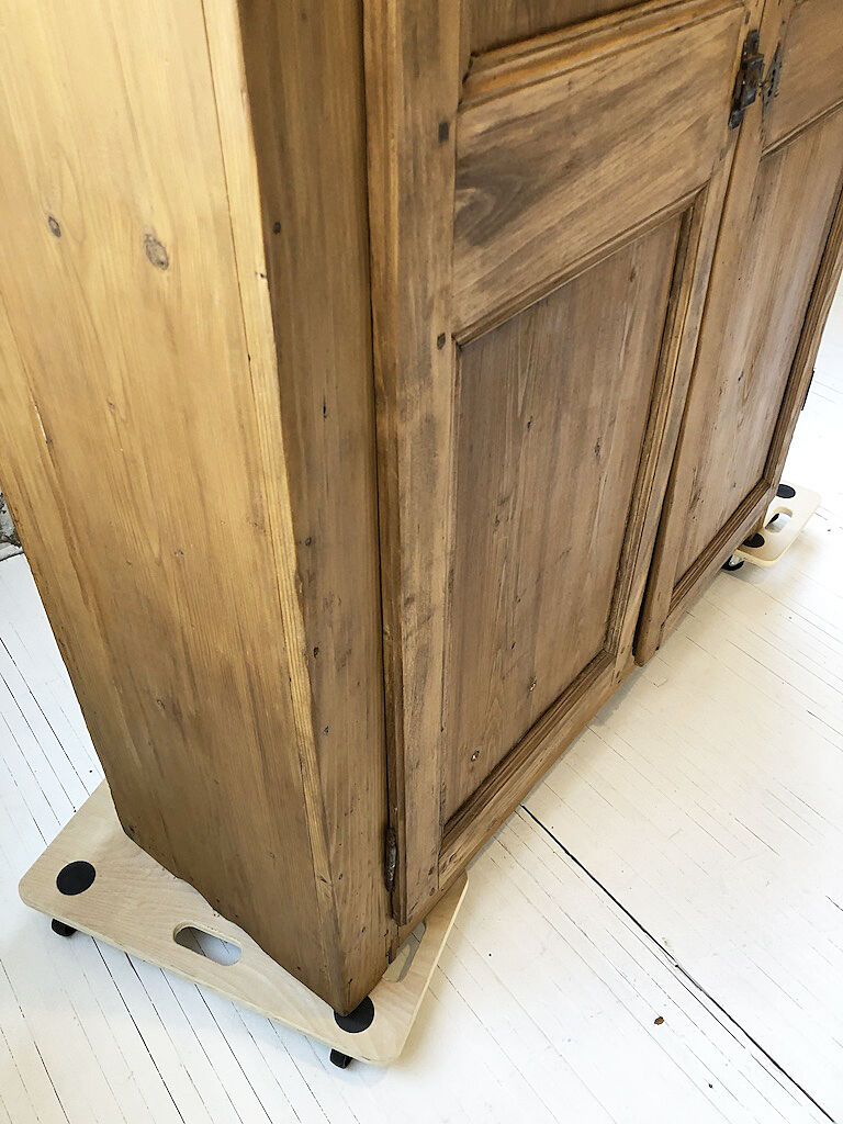 Pine good-food cabinet