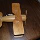 Suspension avion en bois