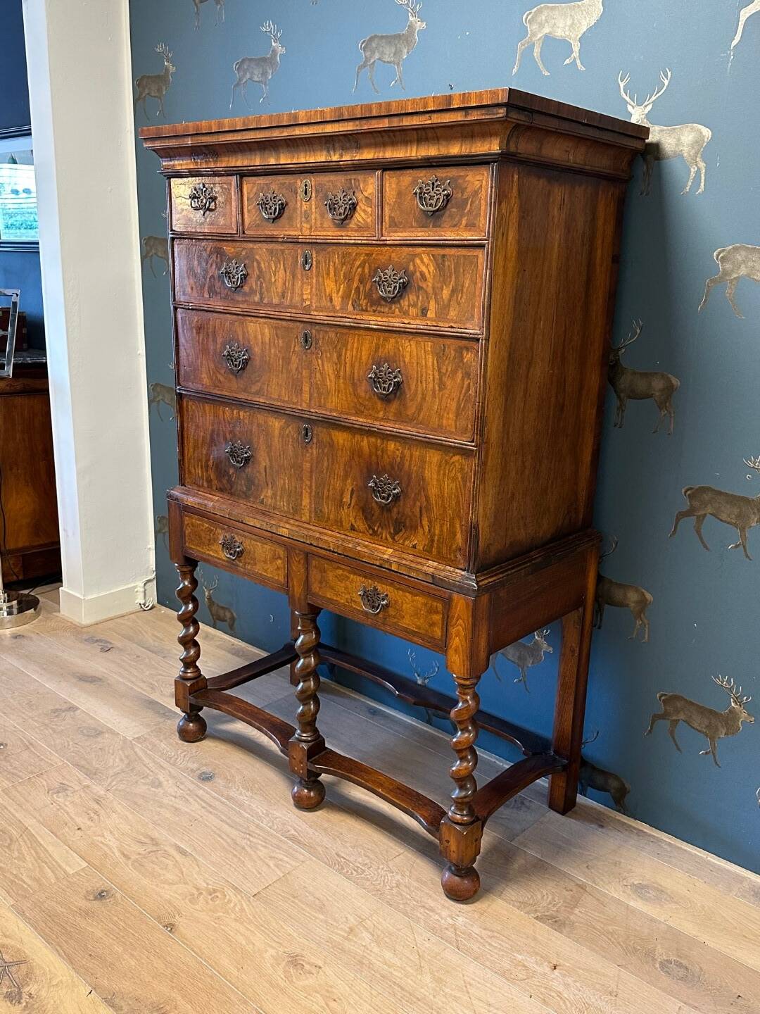Antique 18th century burl walnut chest of drawers