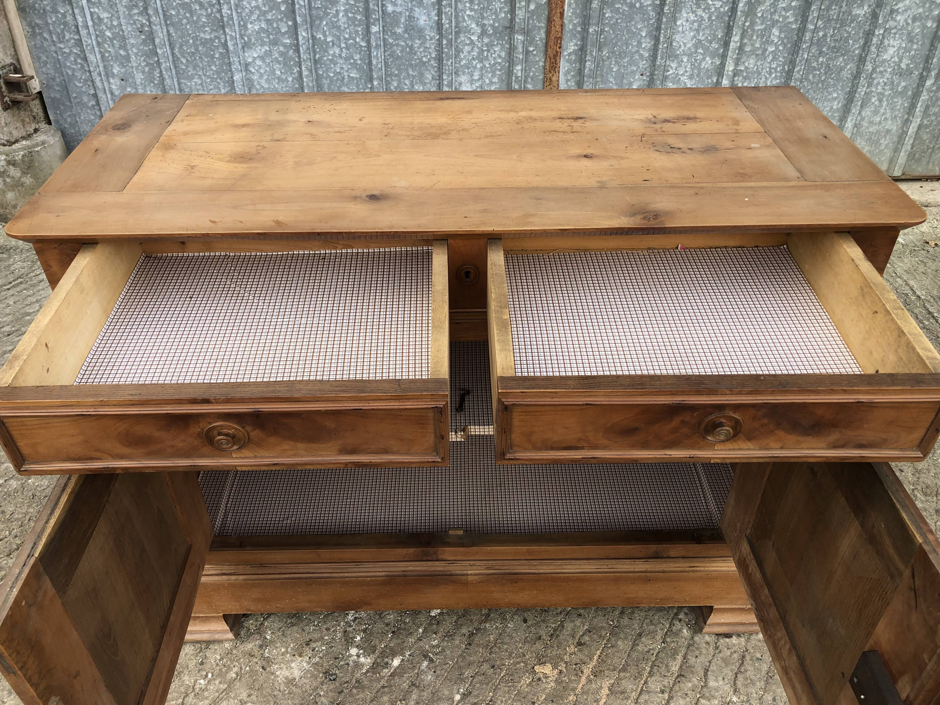 Antique low sideboard in solid cherry wood with 2 doors and 3 drawers