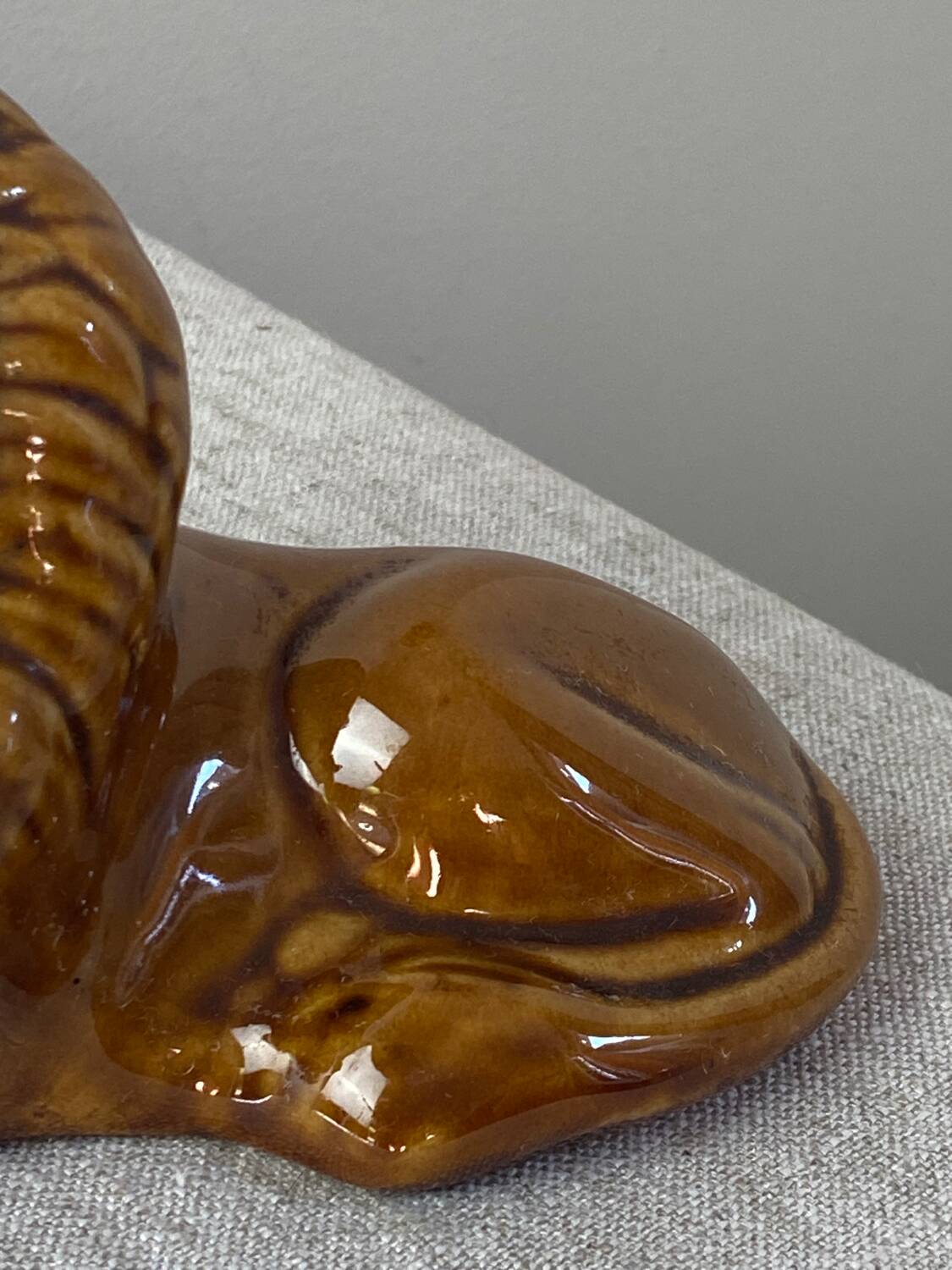 Ceramic lion ashtray