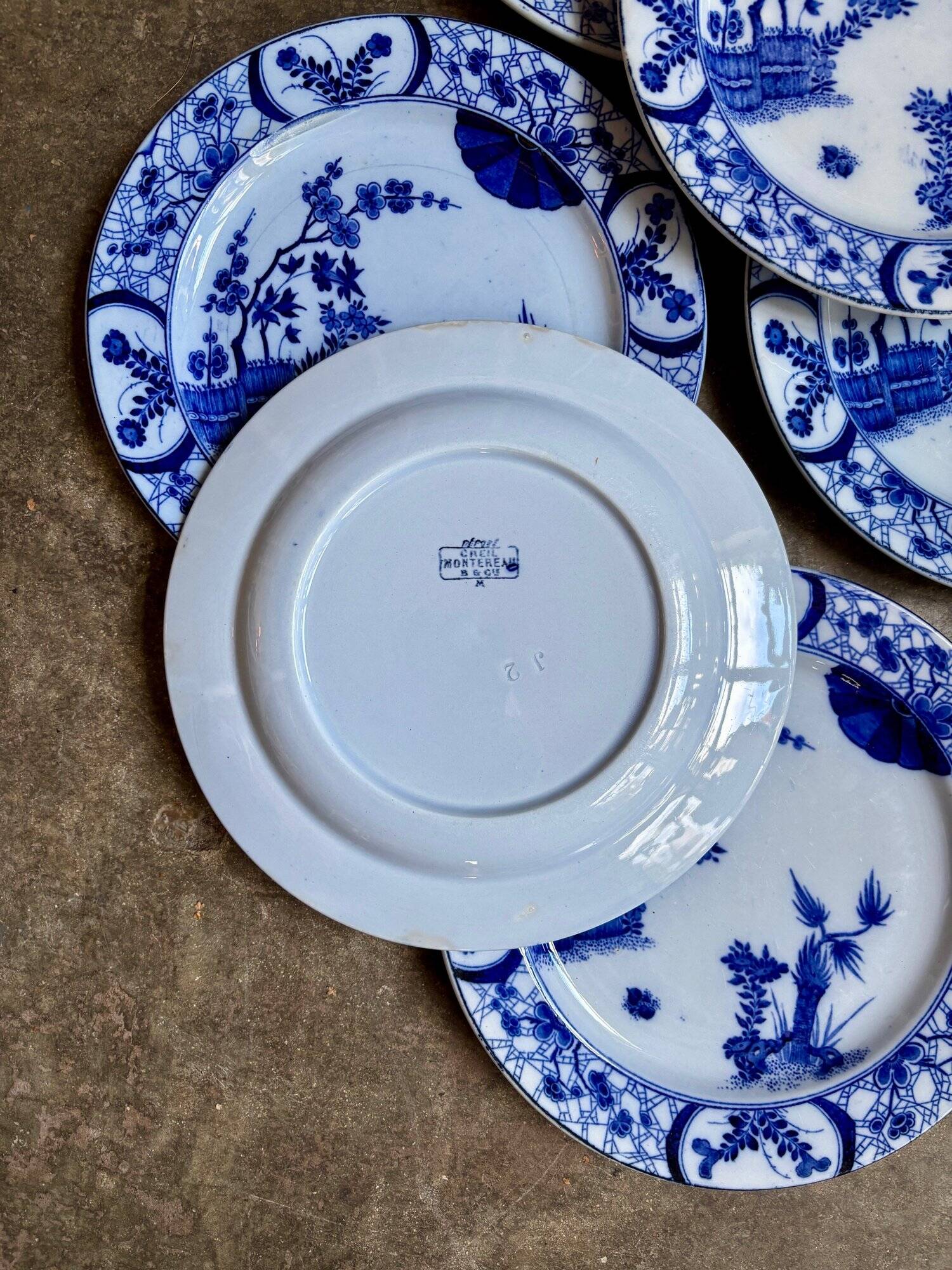 6 Creil and Montereau flat plates in blue earthenware, "Japan" service circa 1895