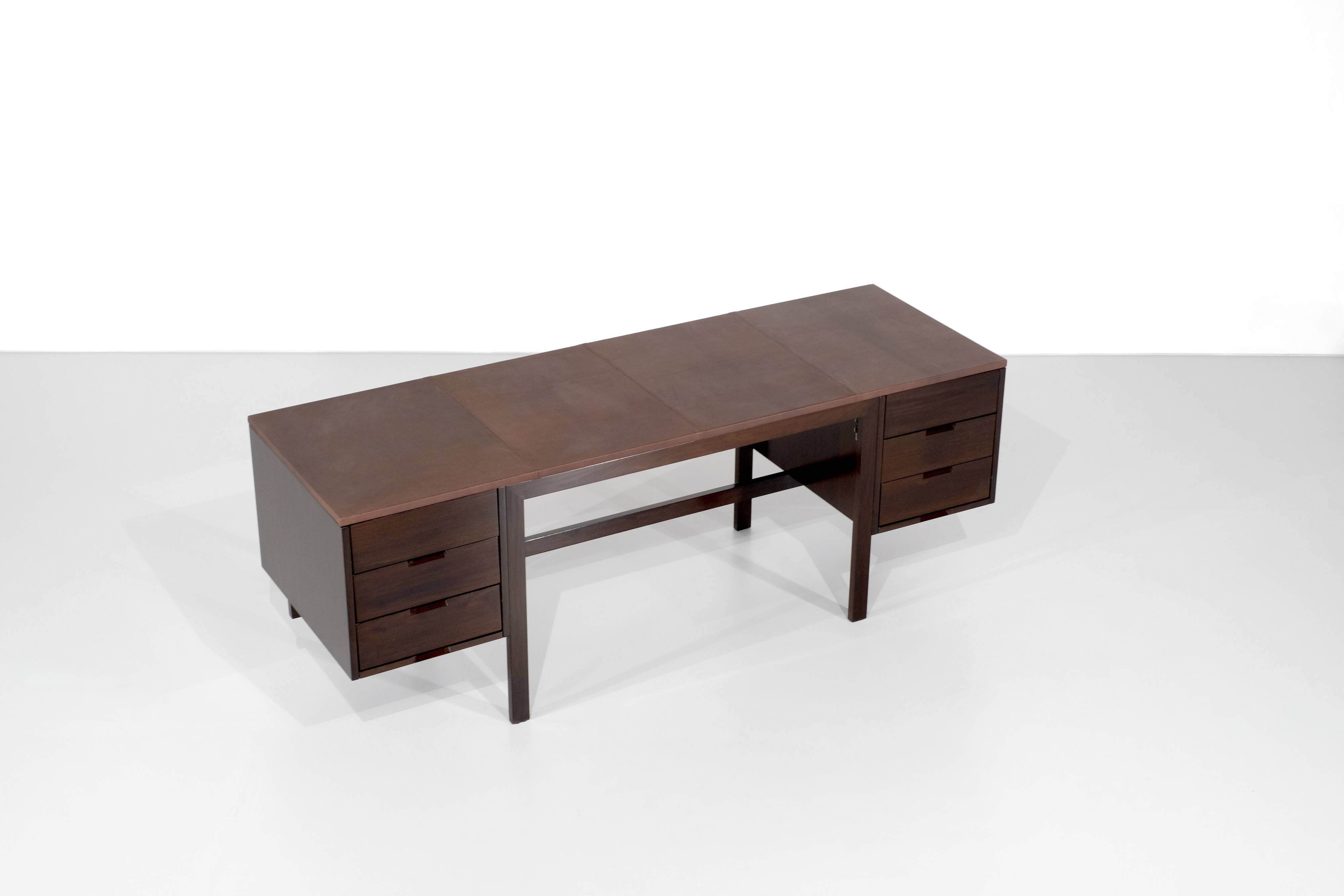 Canaan desk in wood and leather by Marcel Breuer for Gavina, Italy 1950s.