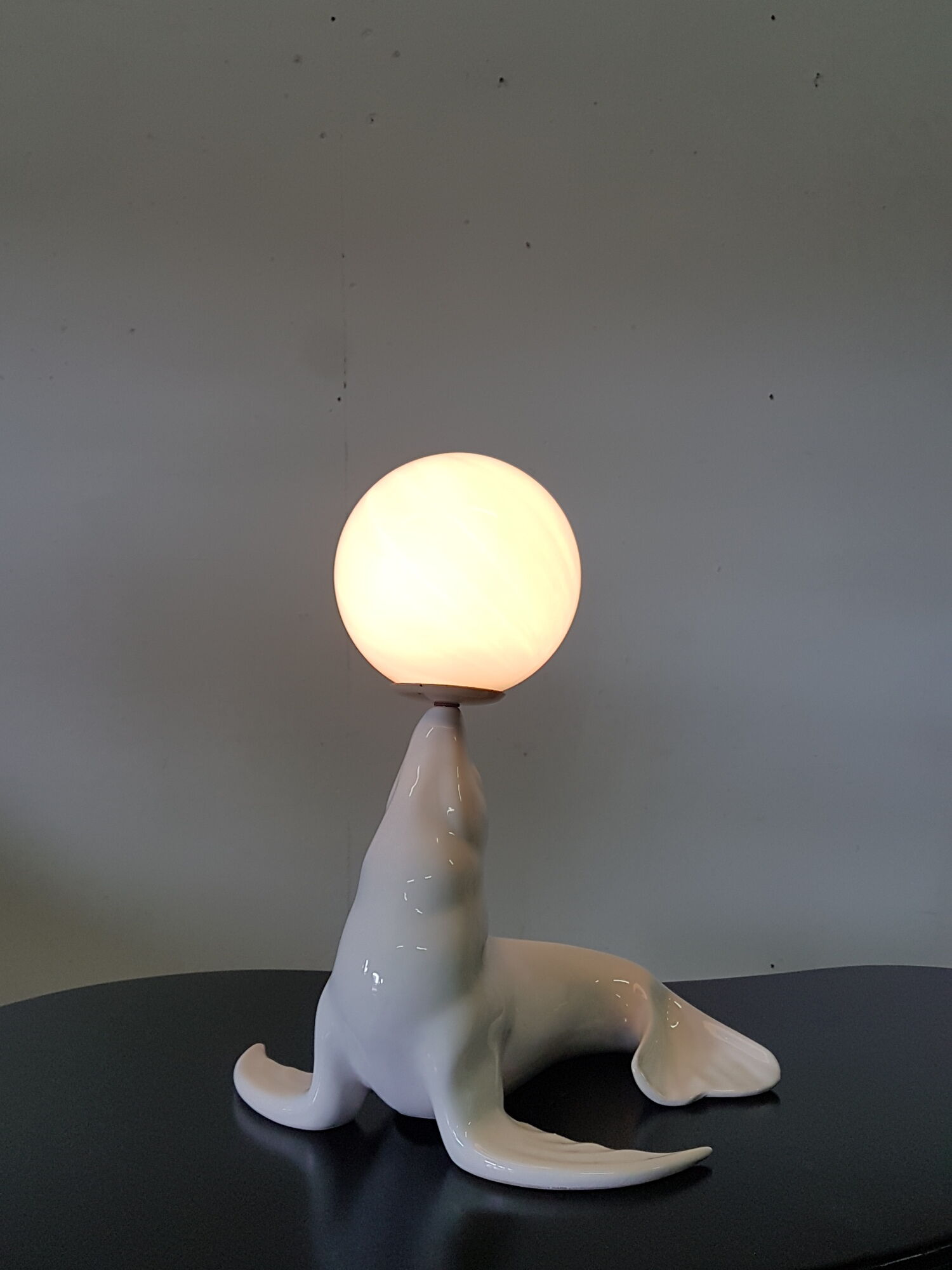 Ceramic sea lion table lamp, Italy 1970s